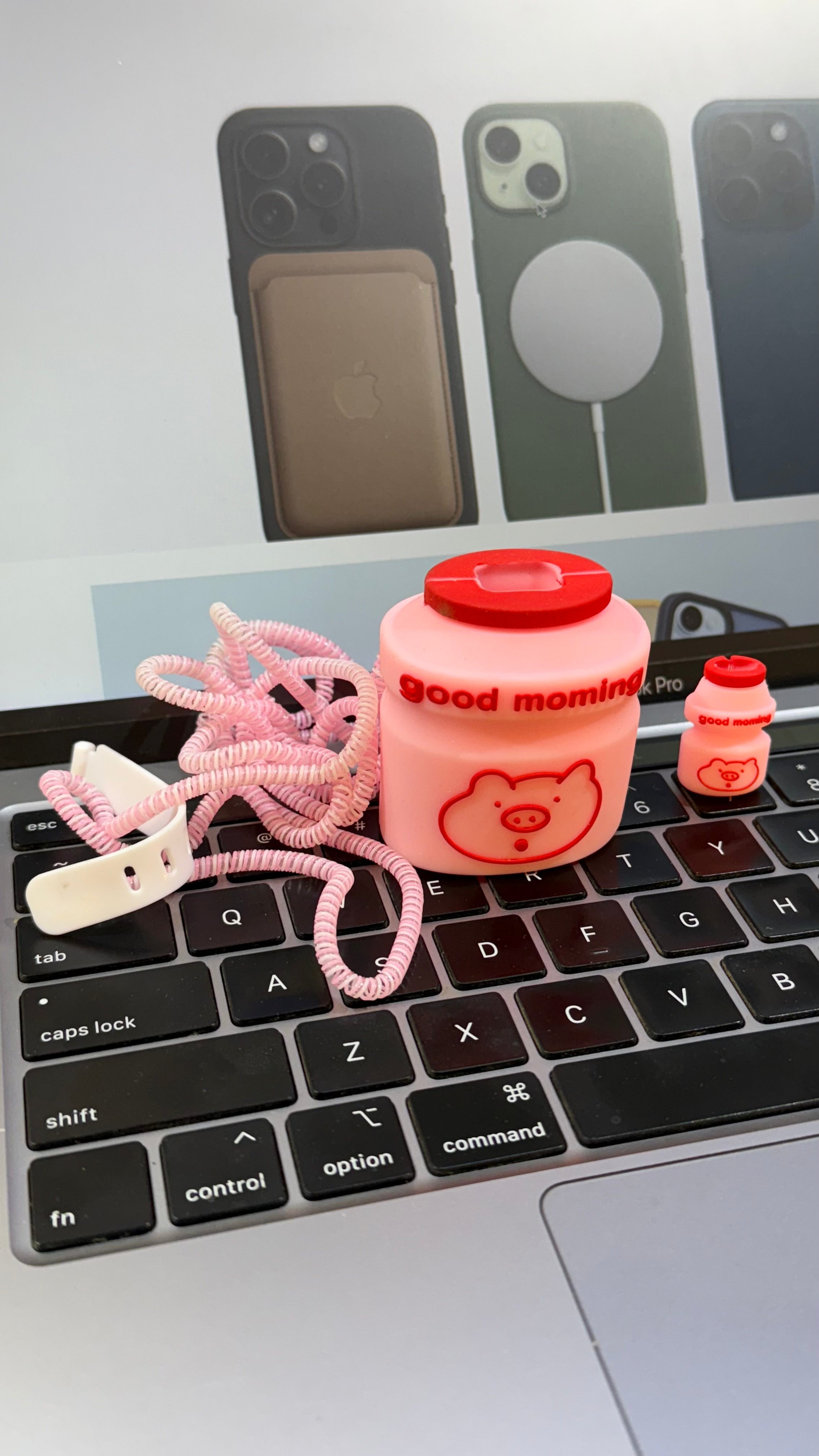 Cute Pig Bottle Cover For Apple 20W Charger Adapter & Cable