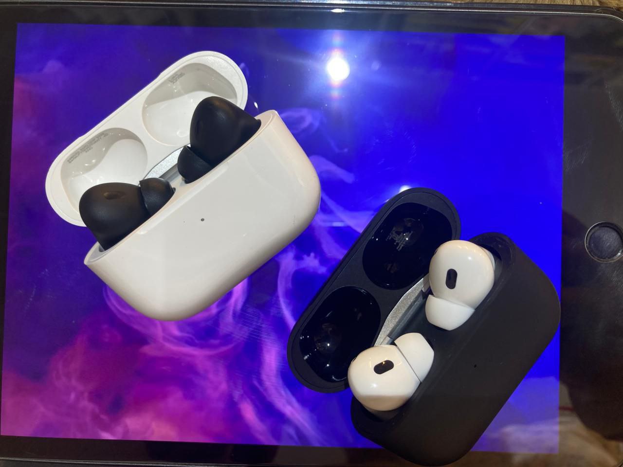 Apple AirPods Pro (2nd generation) with MagSafe Case (USB-C) Bluetooth Headset  (Black, True Wireless)